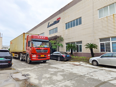 海外发货现场，三台LEISUWASH 360卓越型洗车机发往澳大利亚悉尼